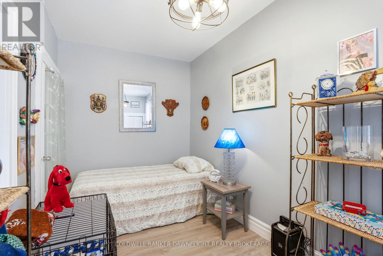 221 MAIN STREET S - 33