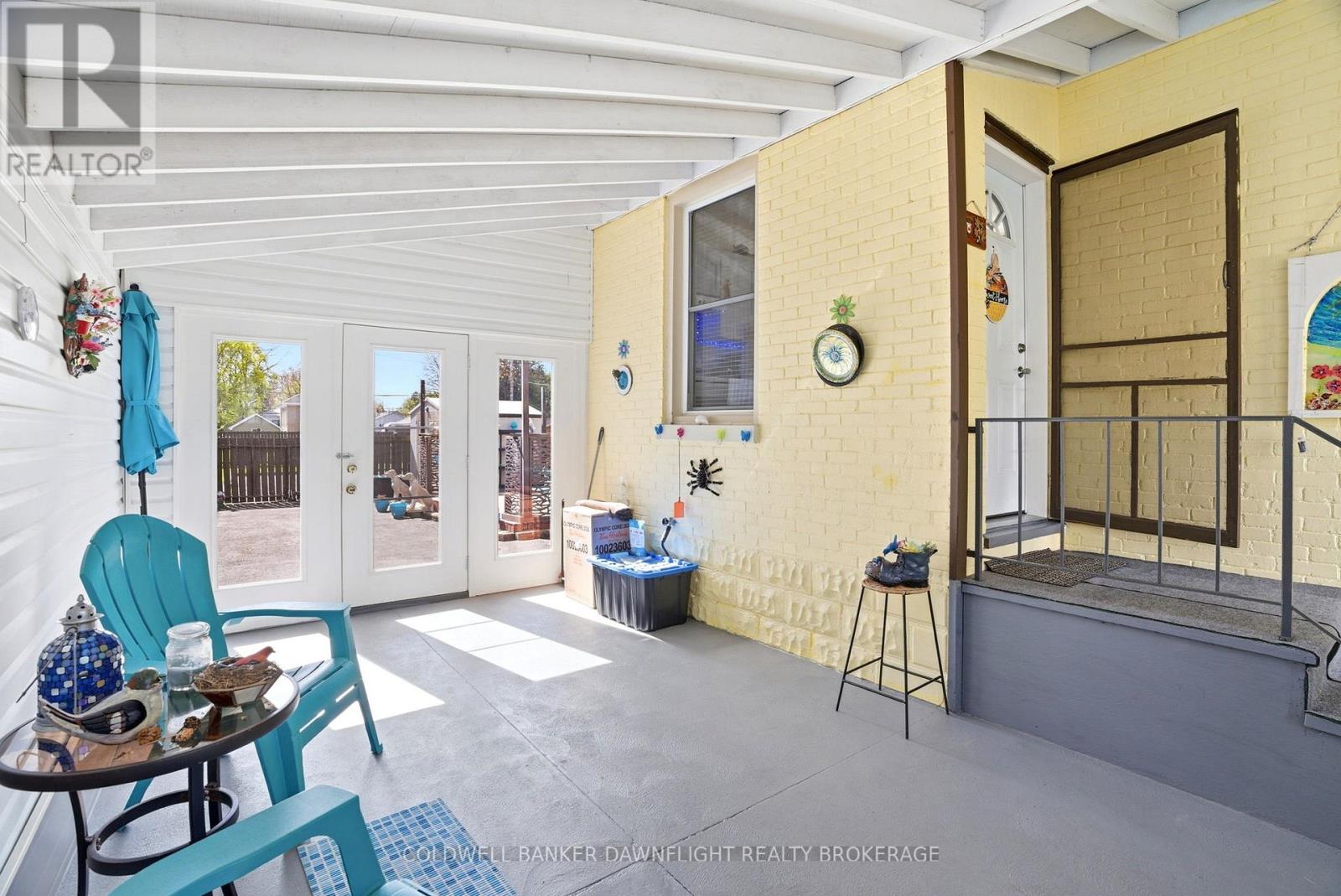 221 MAIN STREET S - 36