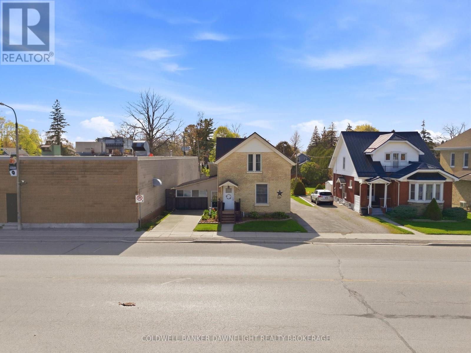 221 MAIN STREET S - 47