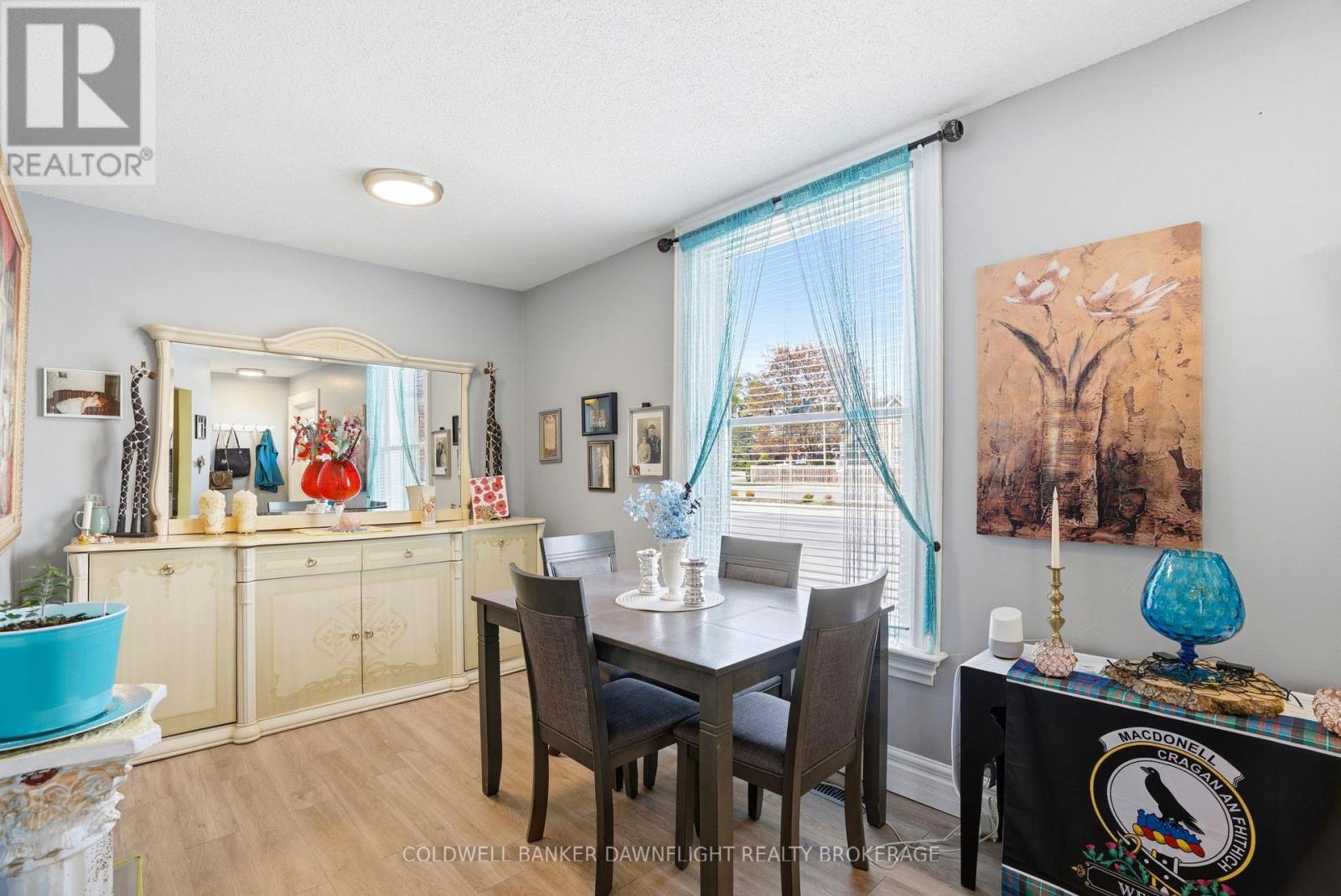 221 MAIN STREET S - 9