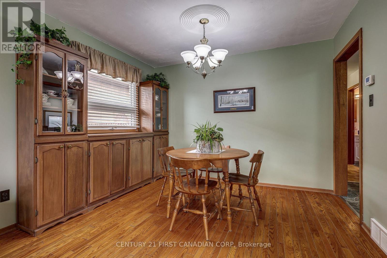 12 ROSEMOUNT CRESCENT - 10