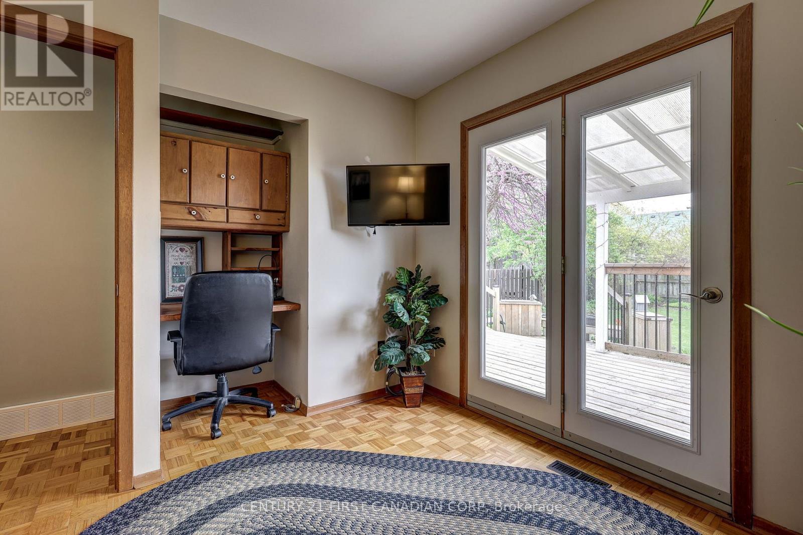 12 ROSEMOUNT CRESCENT - 25