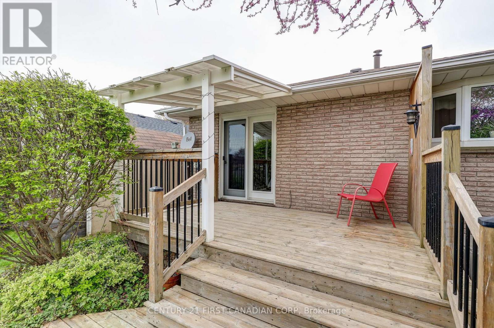 12 ROSEMOUNT CRESCENT - 42