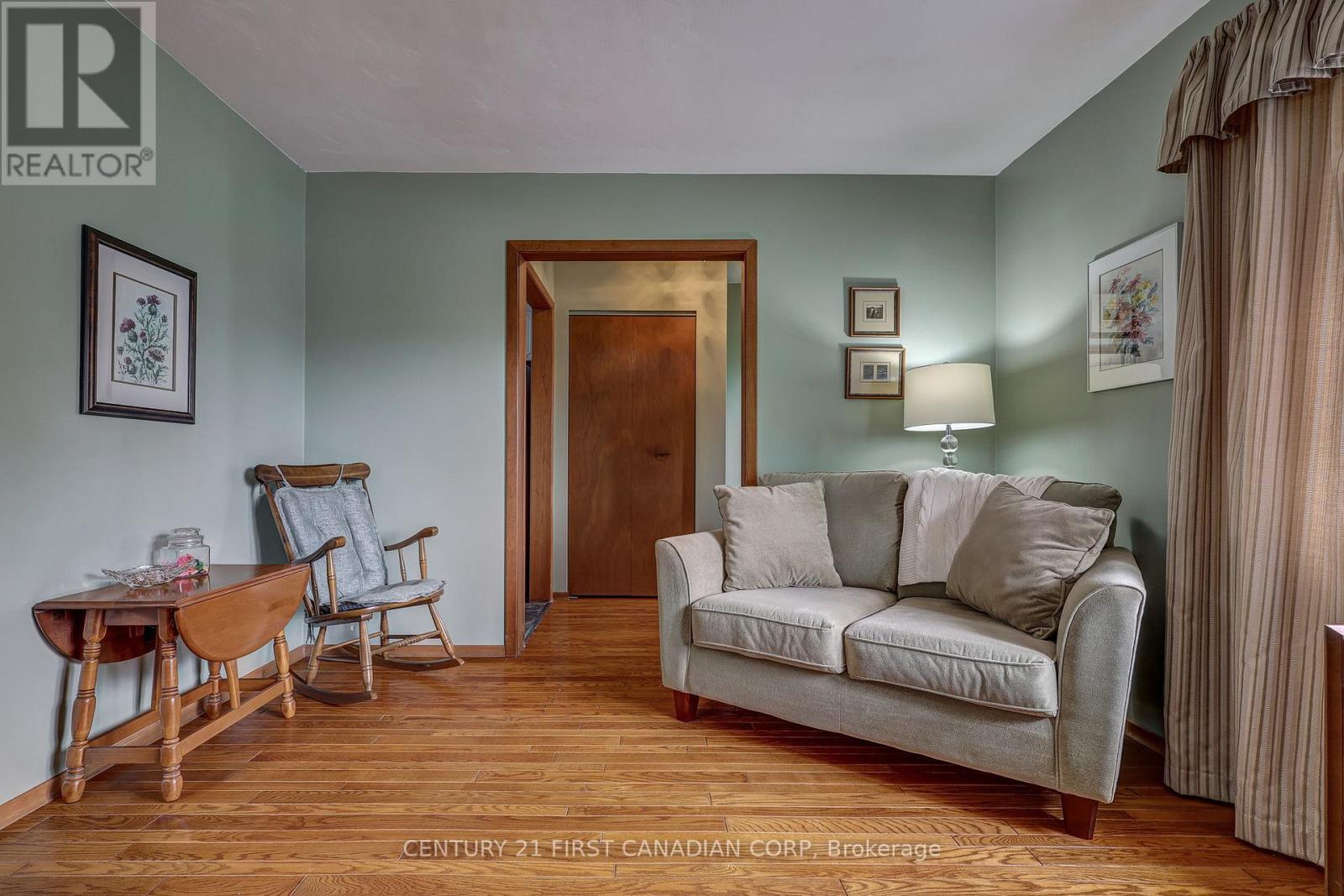 12 ROSEMOUNT CRESCENT - 5