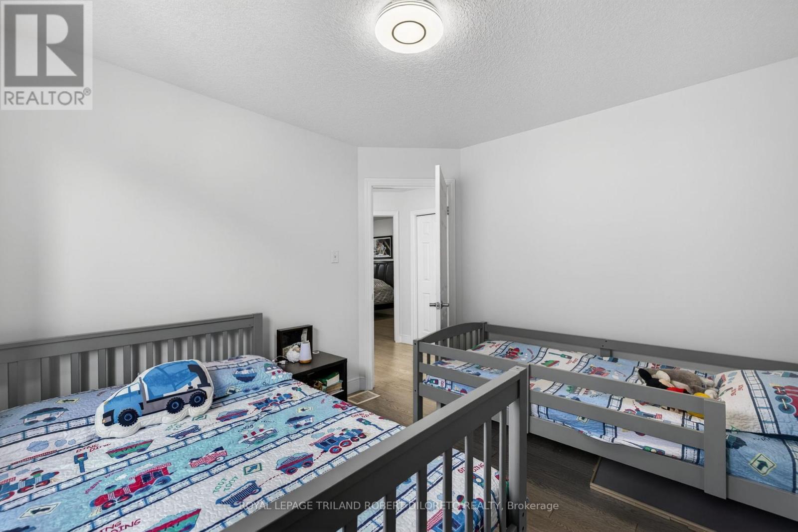 787 RUSHBROOK CRESCENT - 27