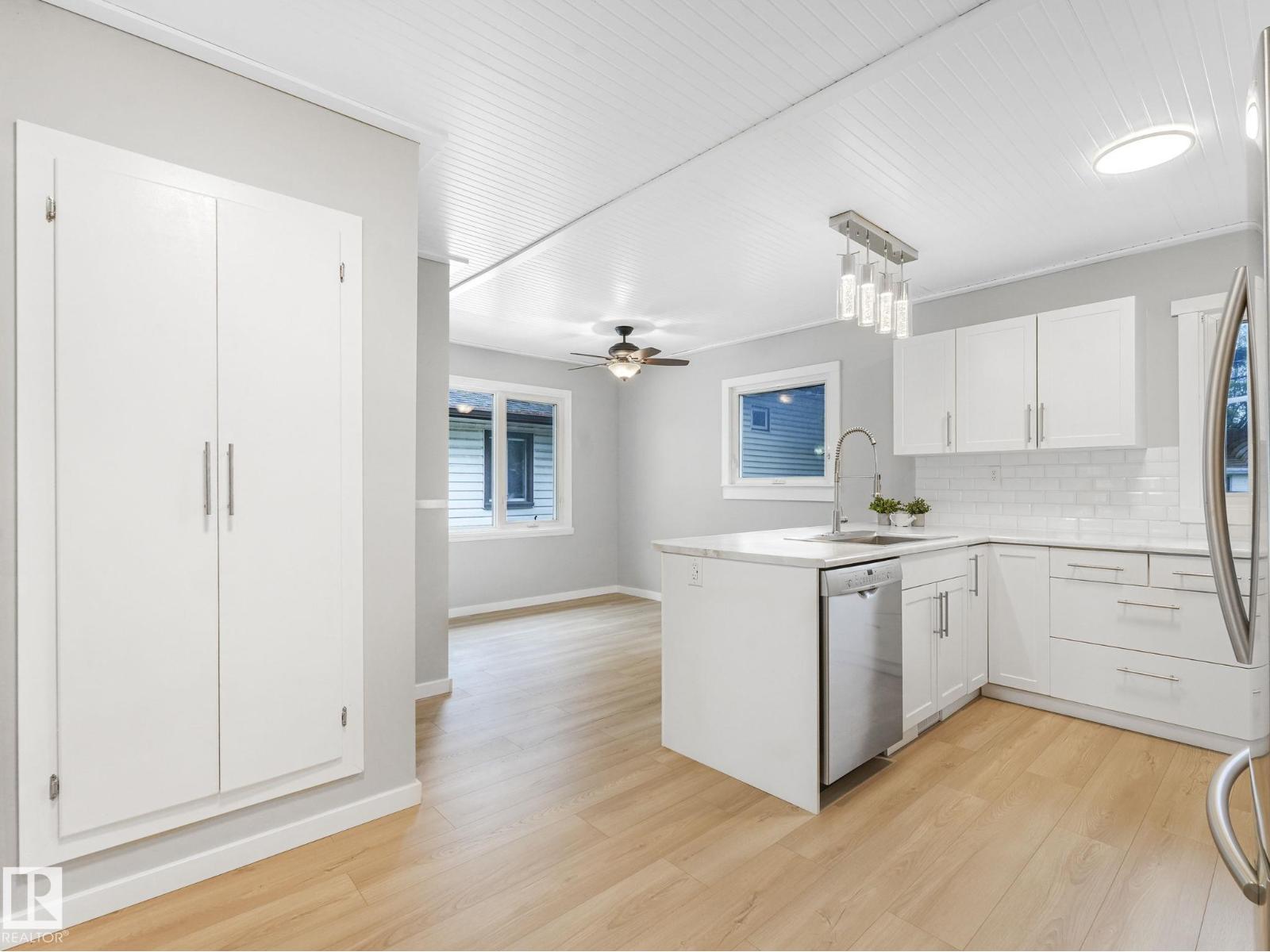 11908 52 ST NW - 30