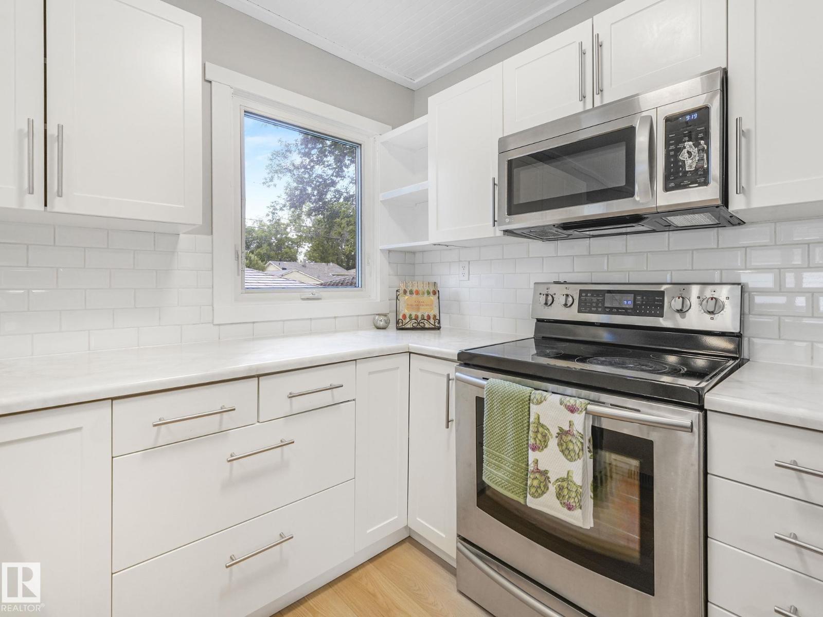 11908 52 ST NW - 35