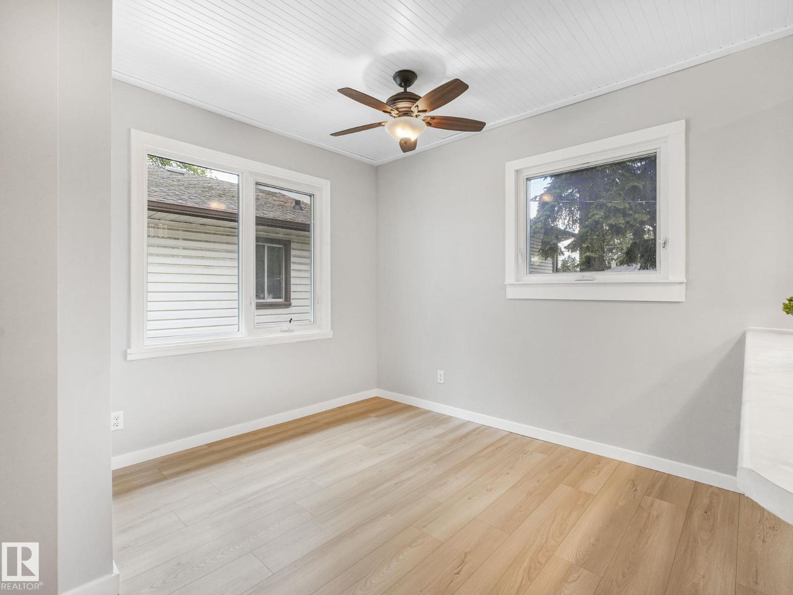 11908 52 ST NW - 37