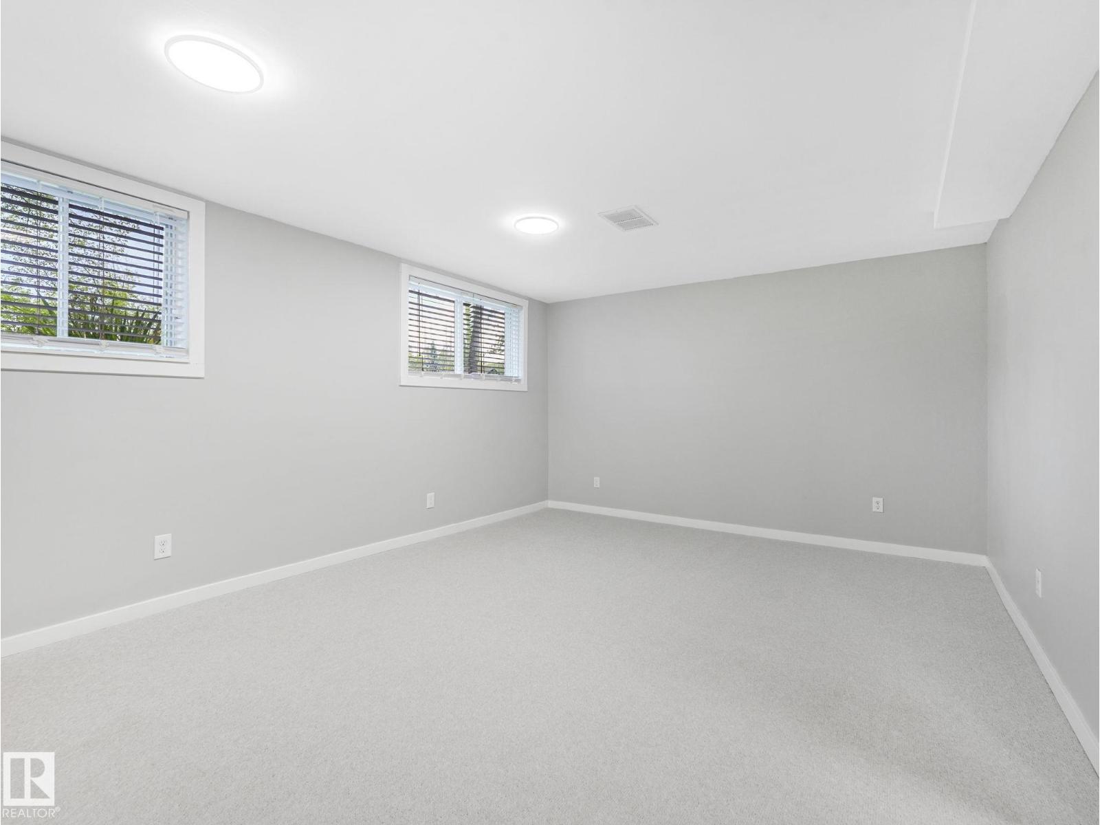11908 52 ST NW - 60