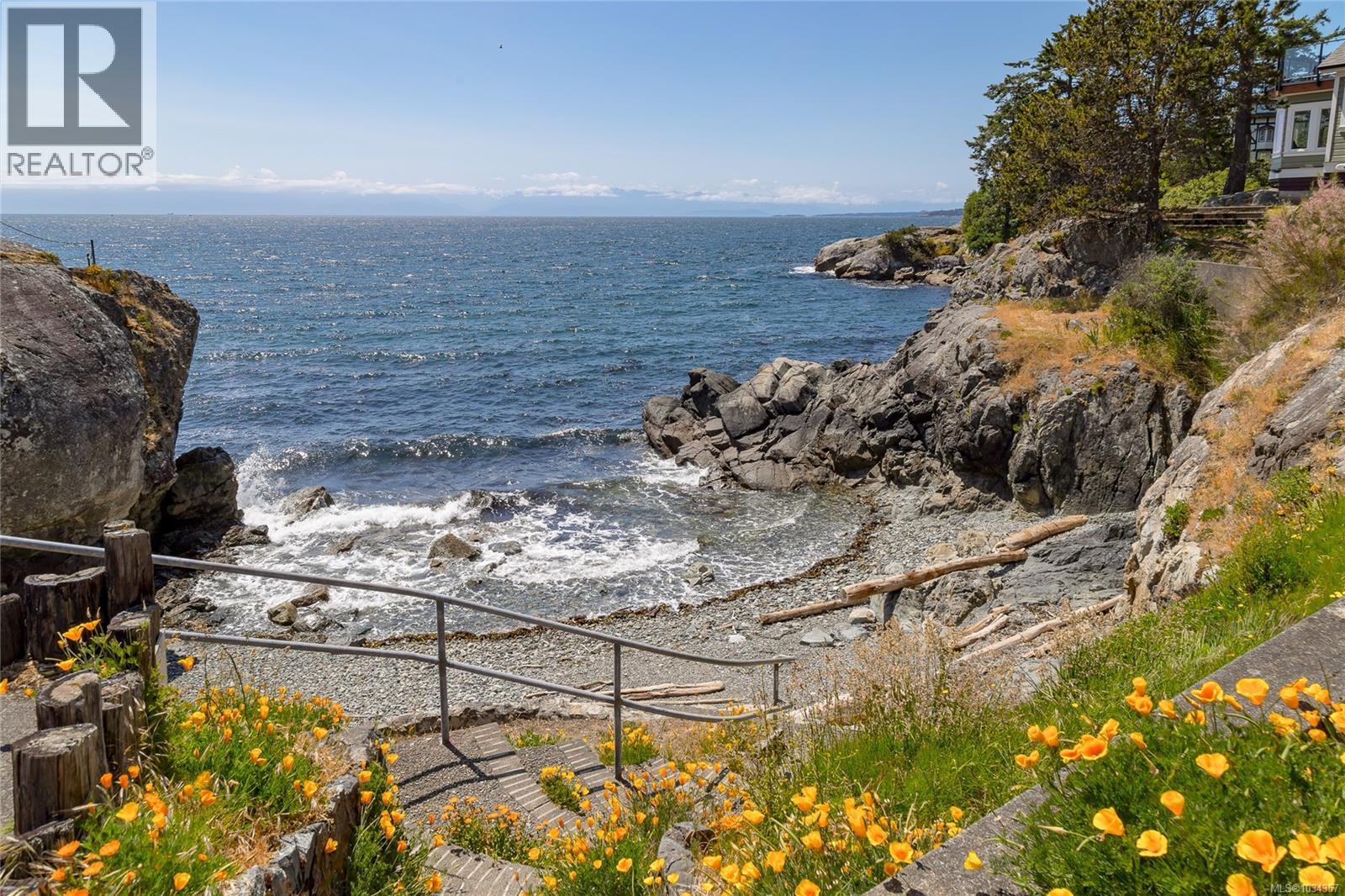 #103 1351 Esquimalt Rd - 27