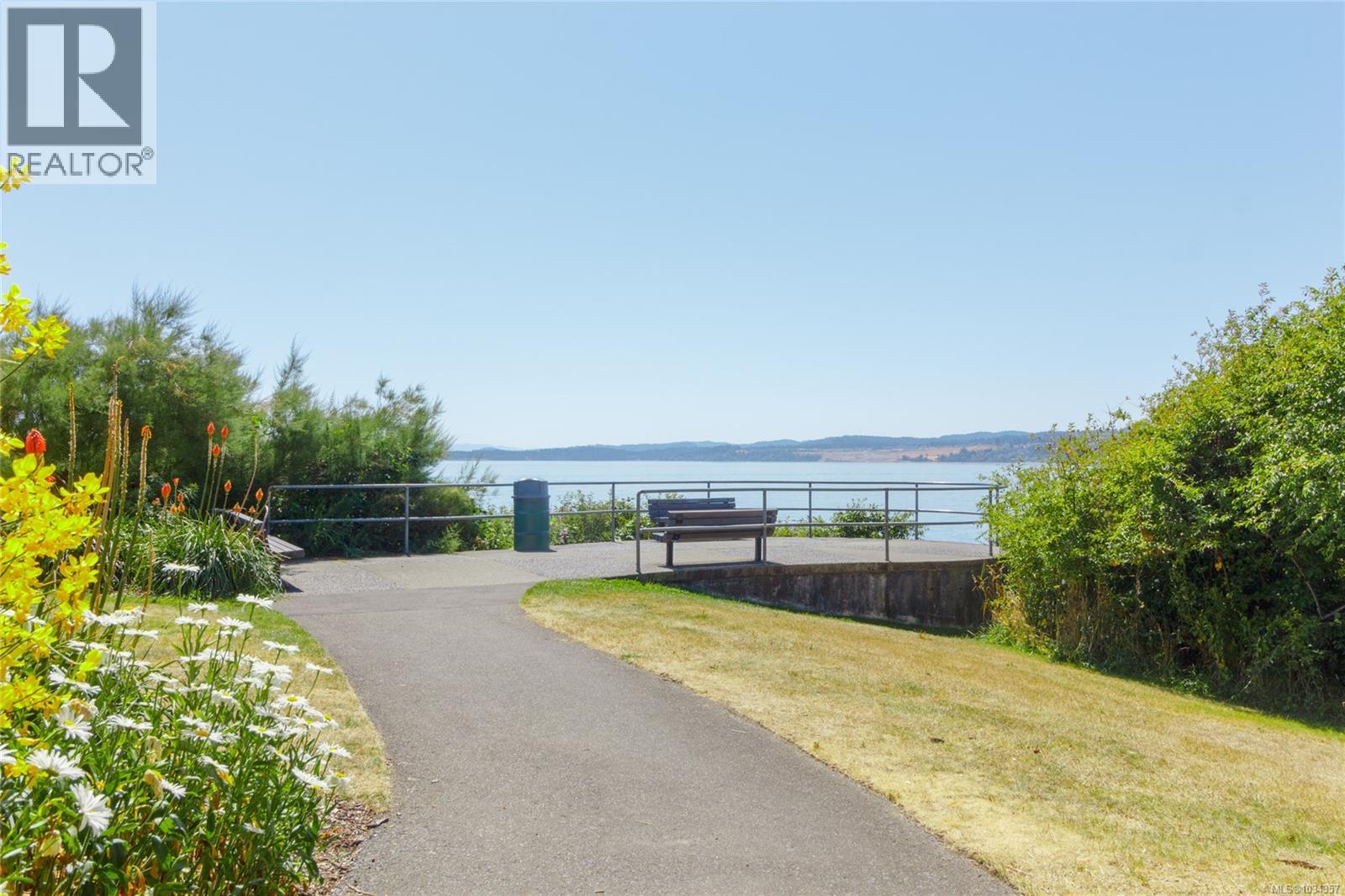 #103 1351 Esquimalt Rd - 28