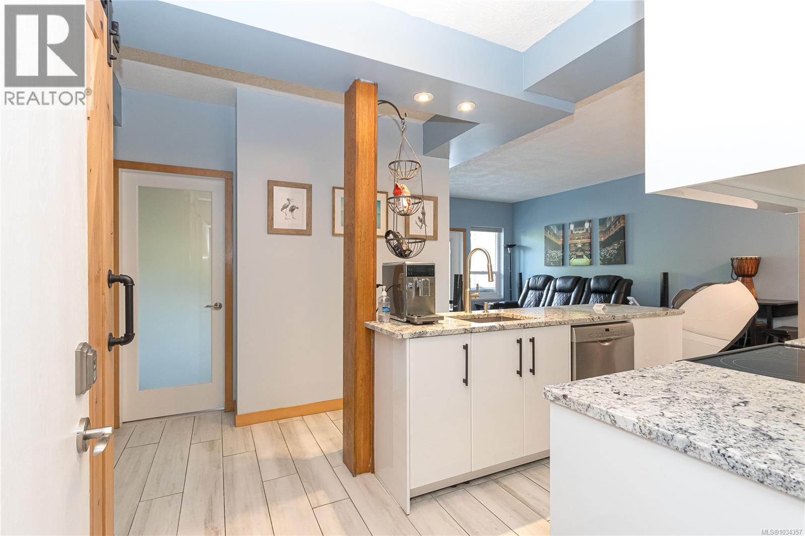 #103 1351 Esquimalt Rd - 5