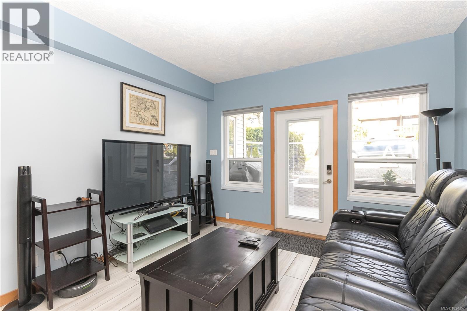 #103 1351 Esquimalt Rd - 7