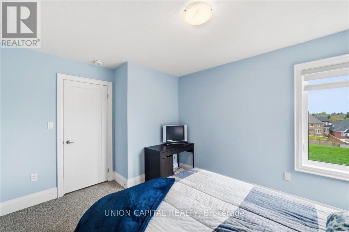75 BETHPAGE CRESCENT - 22
