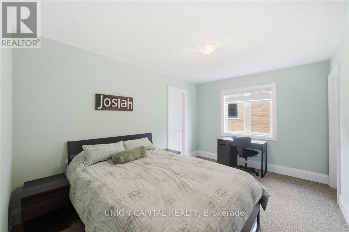 75 BETHPAGE CRESCENT - 31