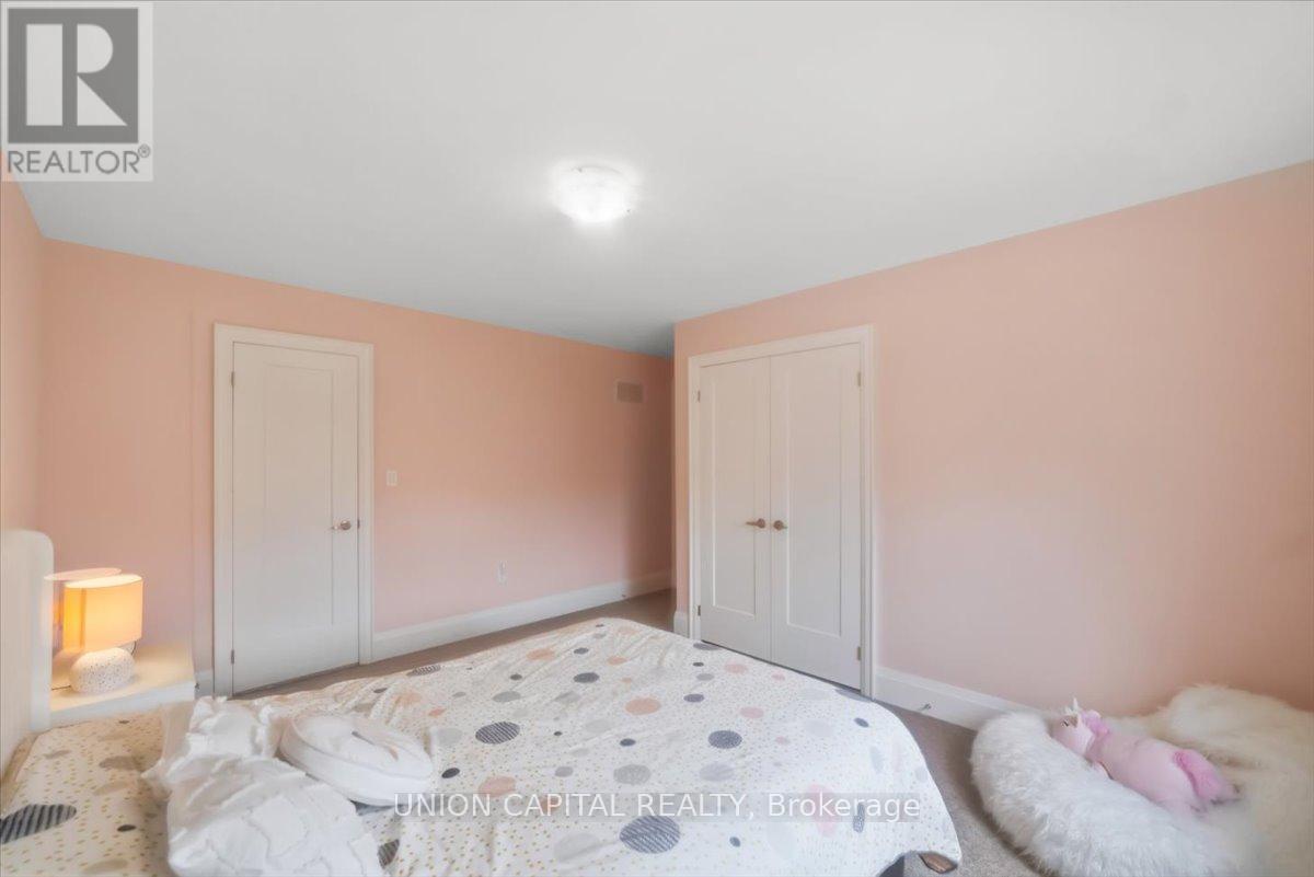 75 BETHPAGE CRESCENT - 34
