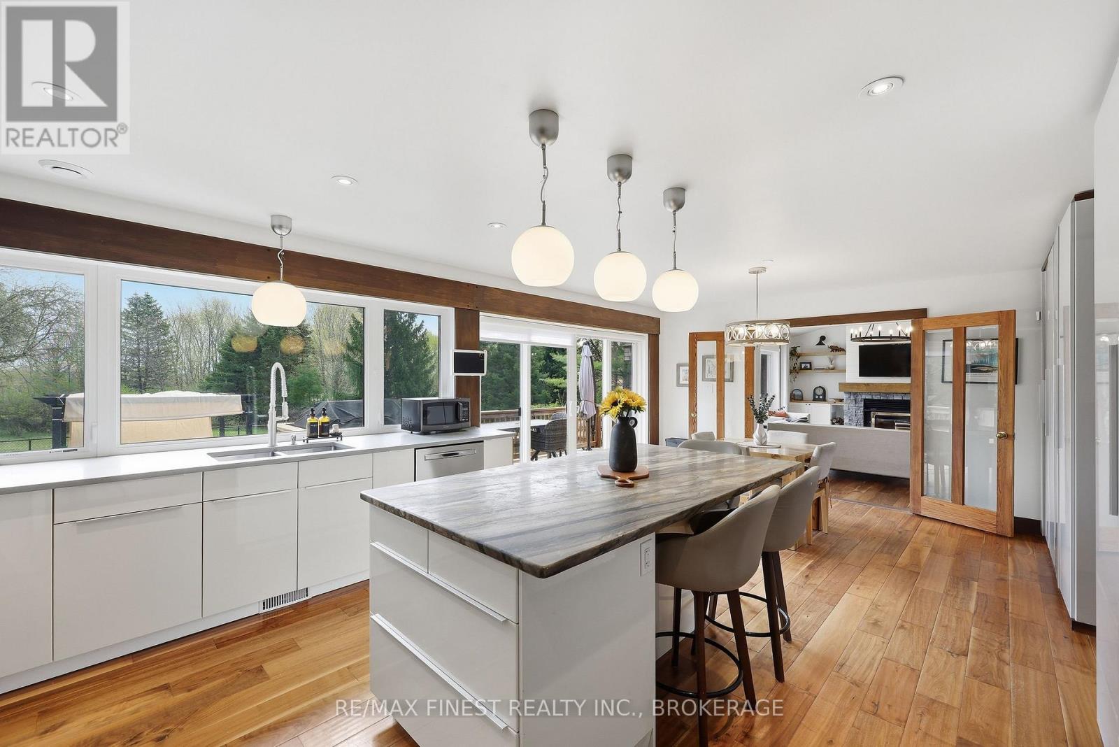 3010 LAKEFIELD DRIVE - 19