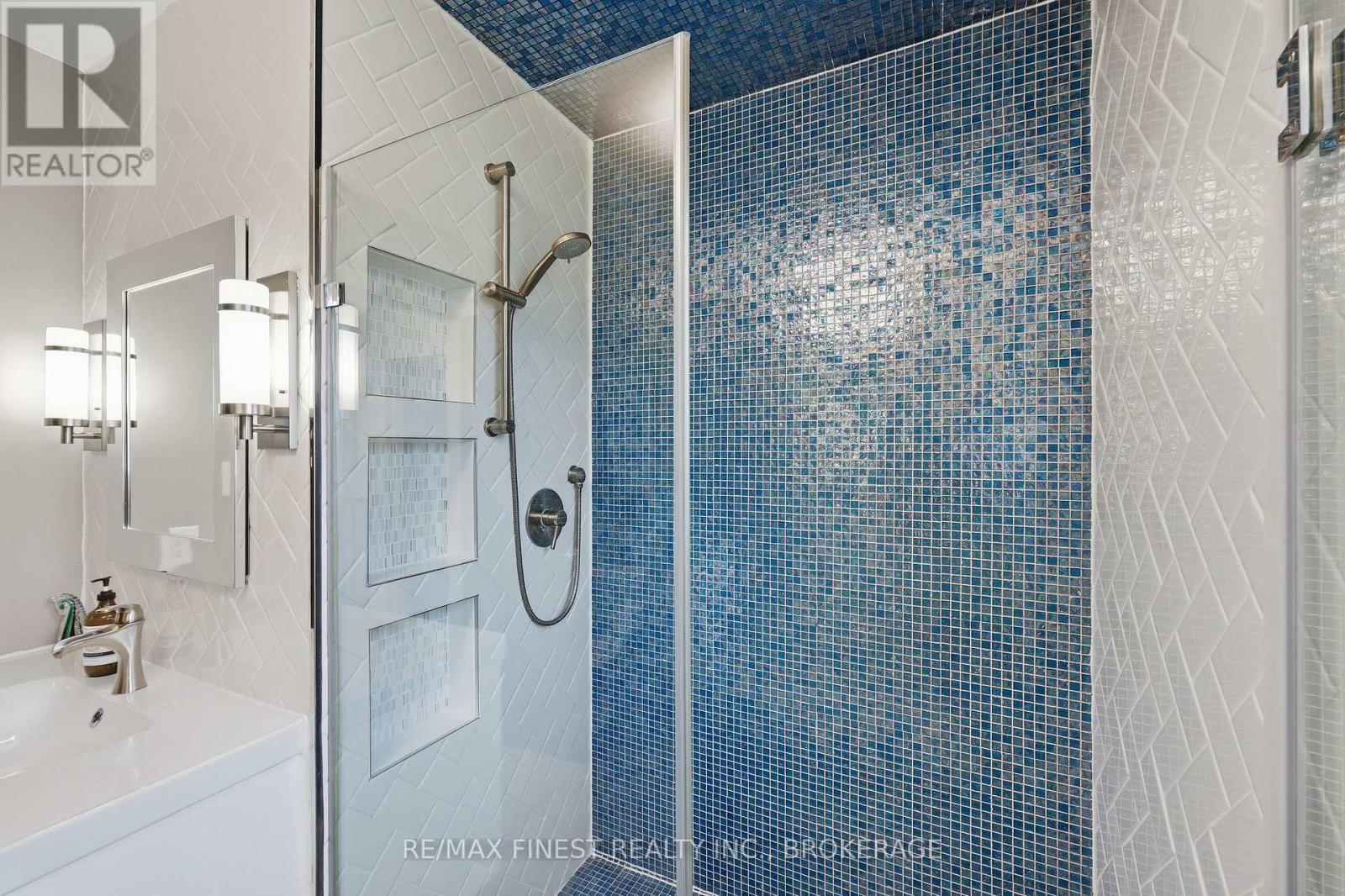 3010 LAKEFIELD DRIVE - 29
