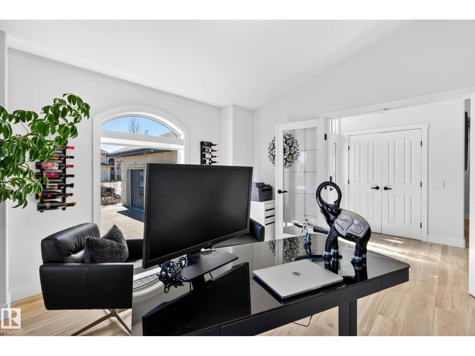 324 CUTTS CT NW, Edmonton