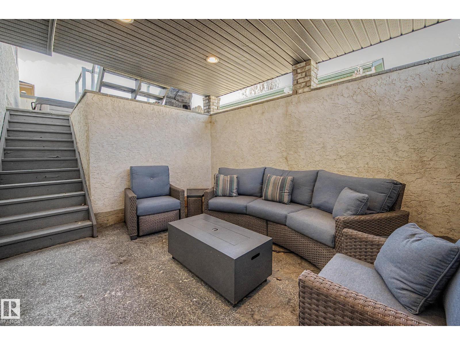 324 CUTTS CT NW, Edmonton