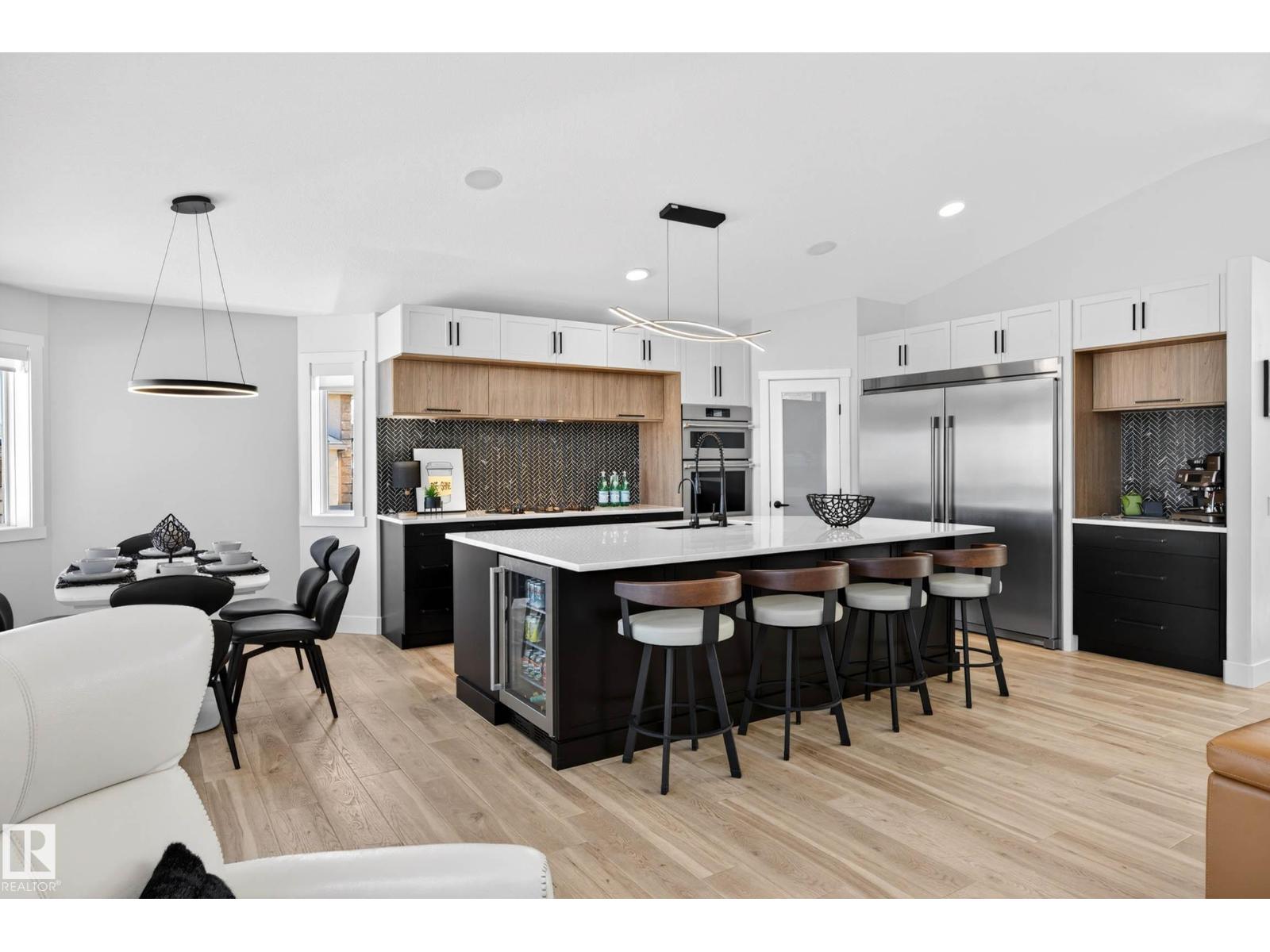 324 CUTTS CT NW, Edmonton