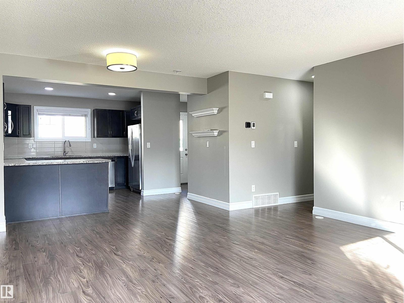 1520 105 ST NW - 9