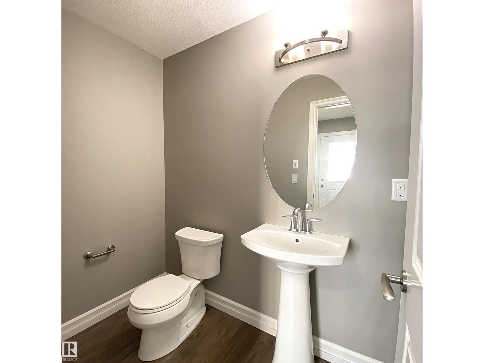 1520 105 ST NW - 15