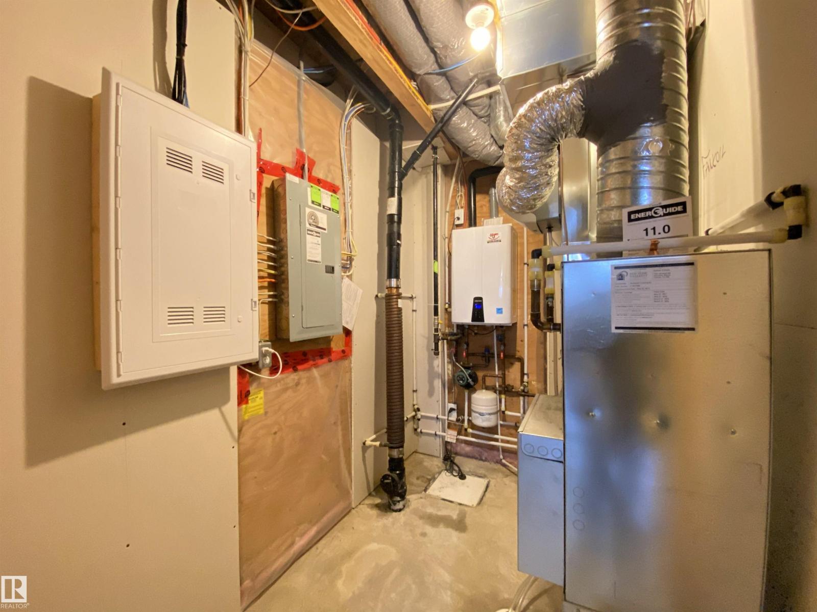 1520 105 ST NW - 31
