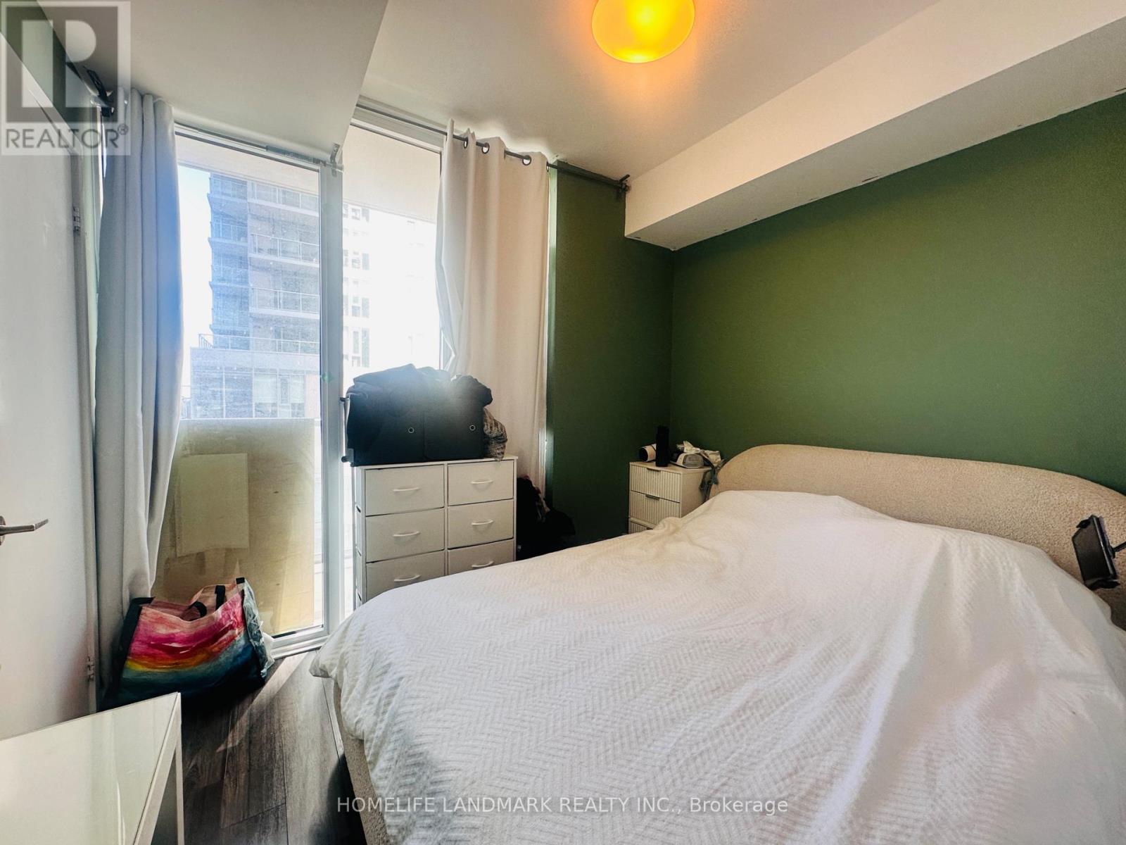 #601 33 HELENDALE AVENUE - 10
