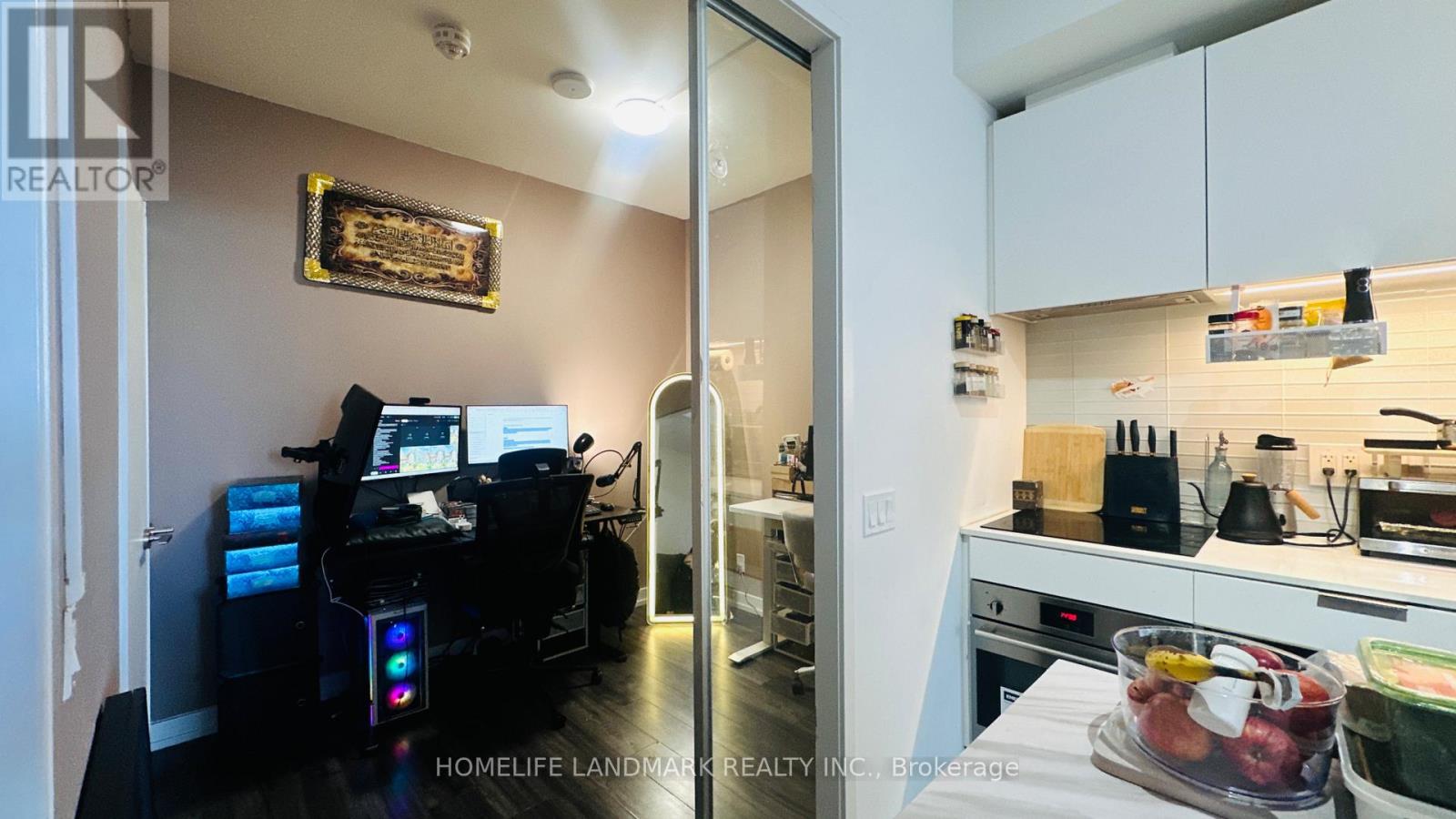 #601 33 HELENDALE AVENUE - 14