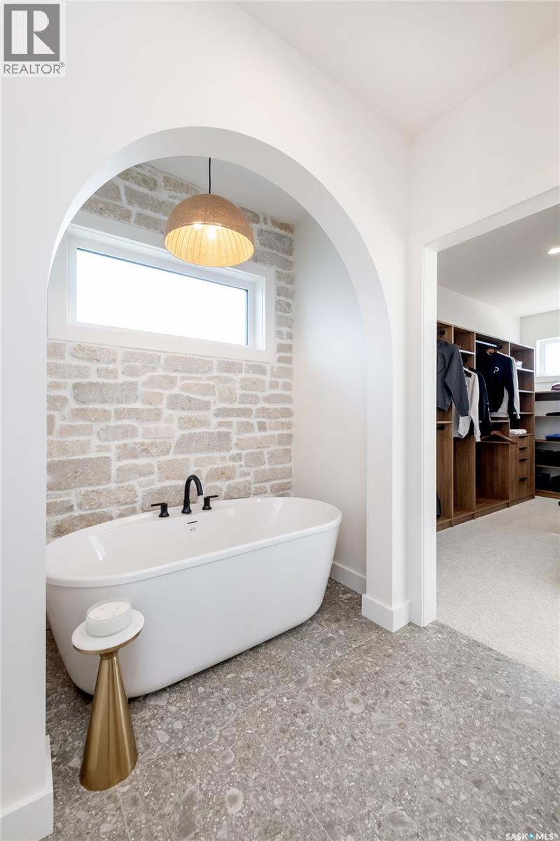 114 Cockcroft MANOR - 35