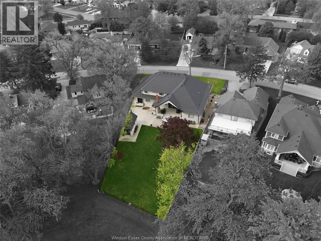 1094 ROSELAND DRIVE South, Windsor, Ontario, N9G1T8 — Photo 2