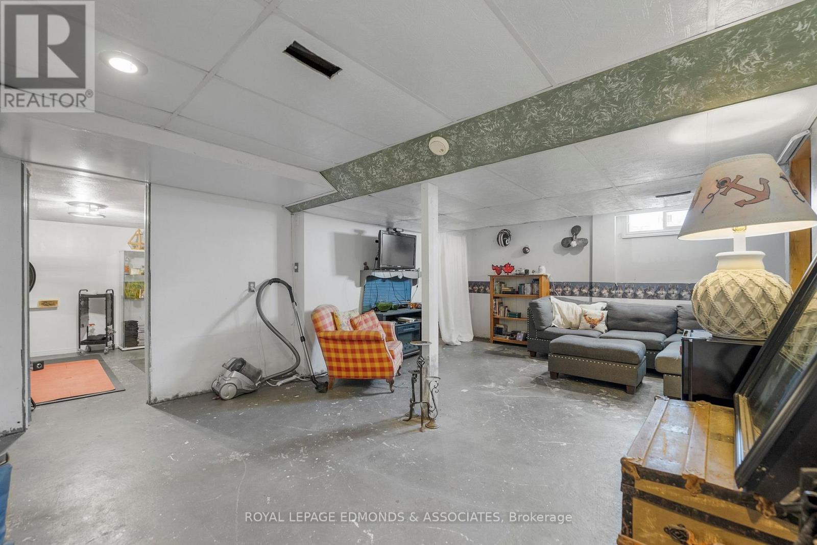 58 HILDA STREET - 26