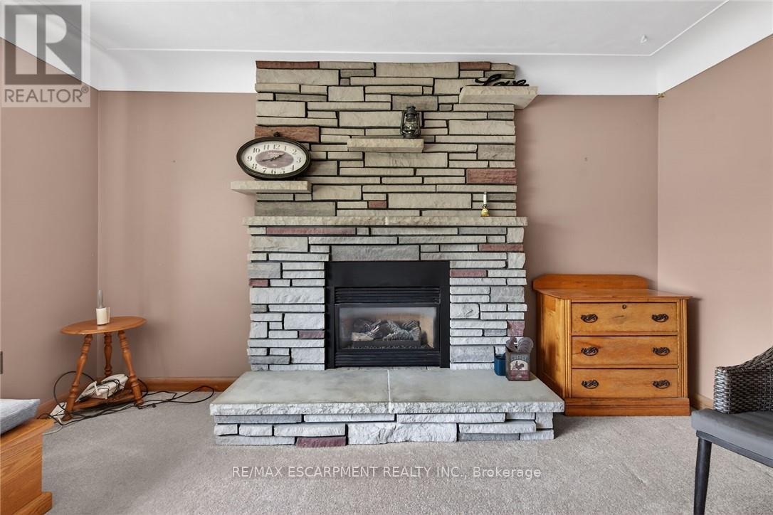 46 ERIE STREET N - 12