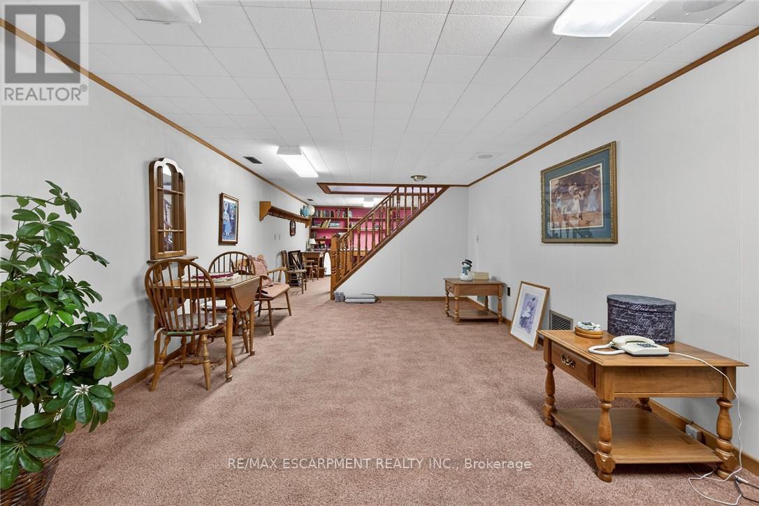 46 ERIE STREET N - 26