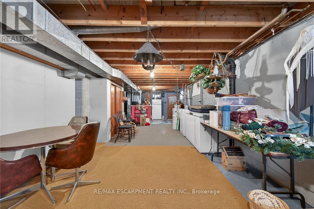 46 ERIE STREET N - 28