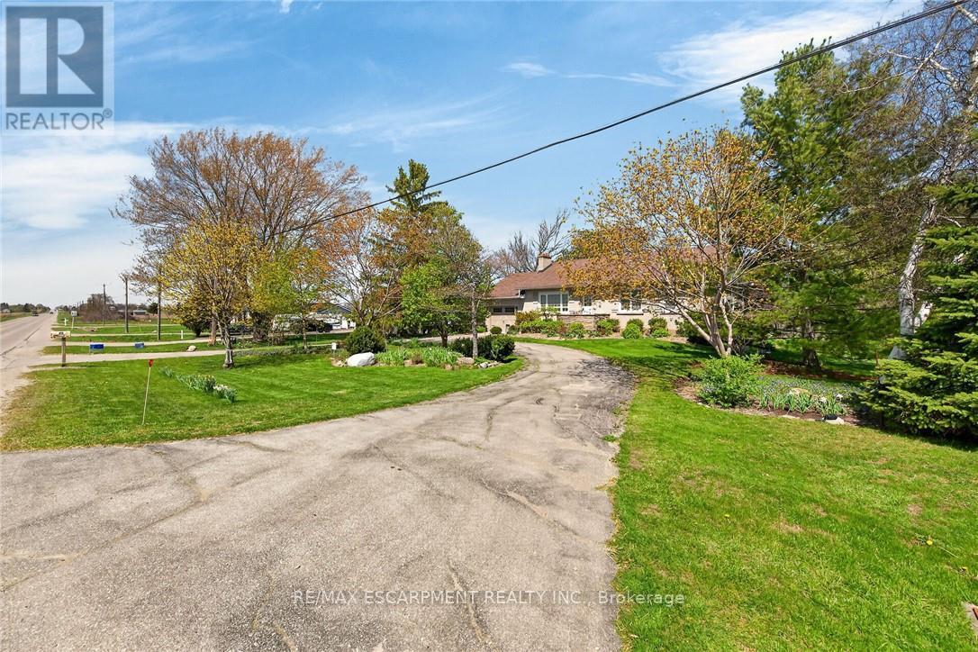 46 ERIE STREET N - 6