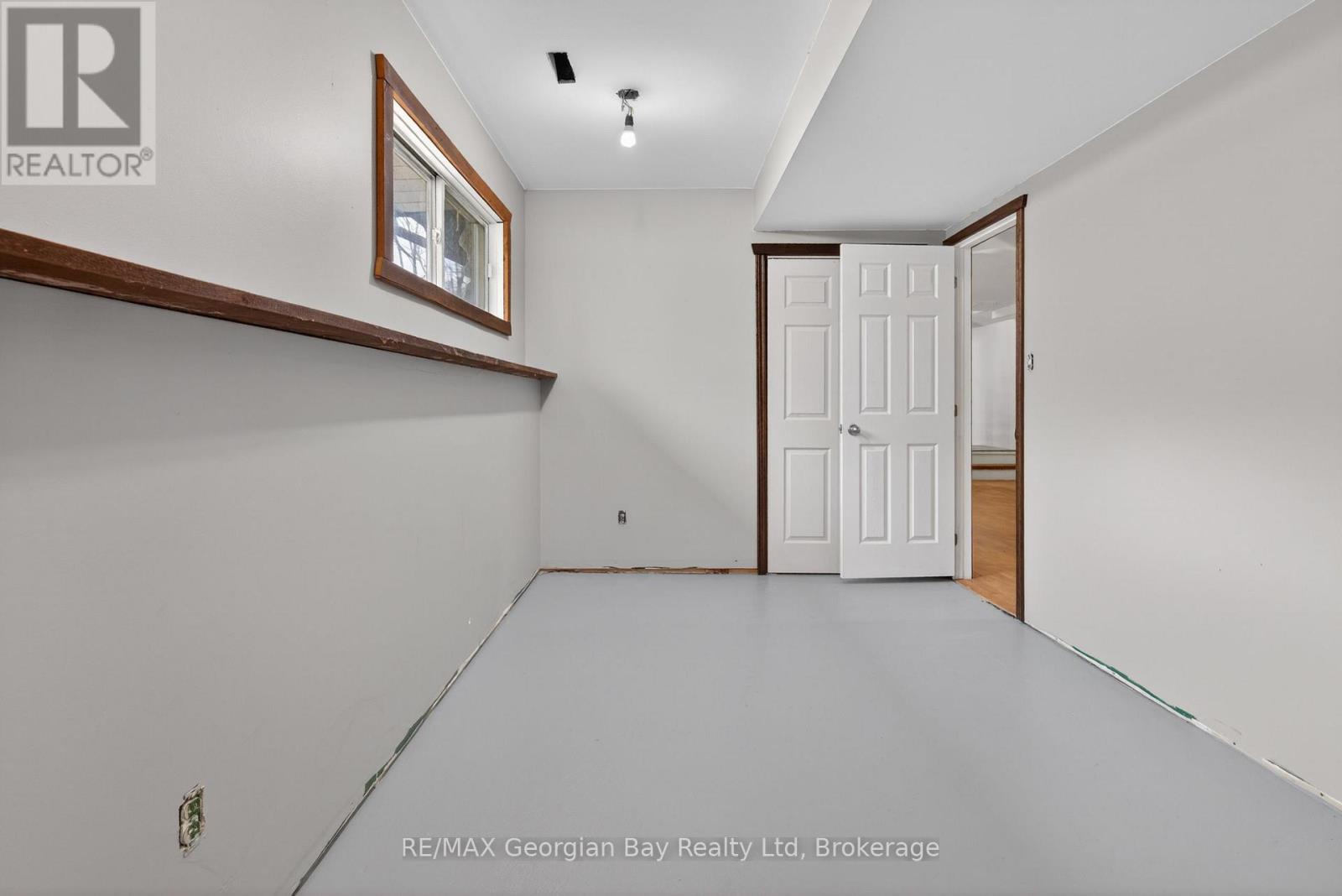 90 FARLAIN LAKE ROAD W - 21