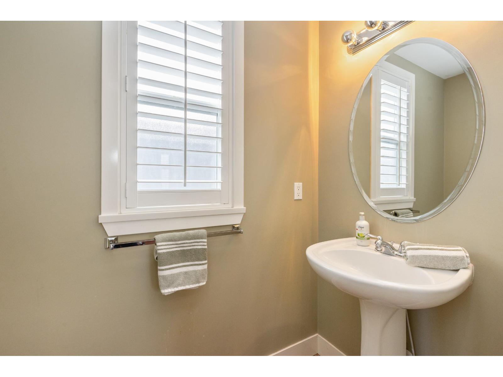 3 Bed, 3 Bath House for Sale in Surrey – 6880 190 STREET, Surrey - Image 26