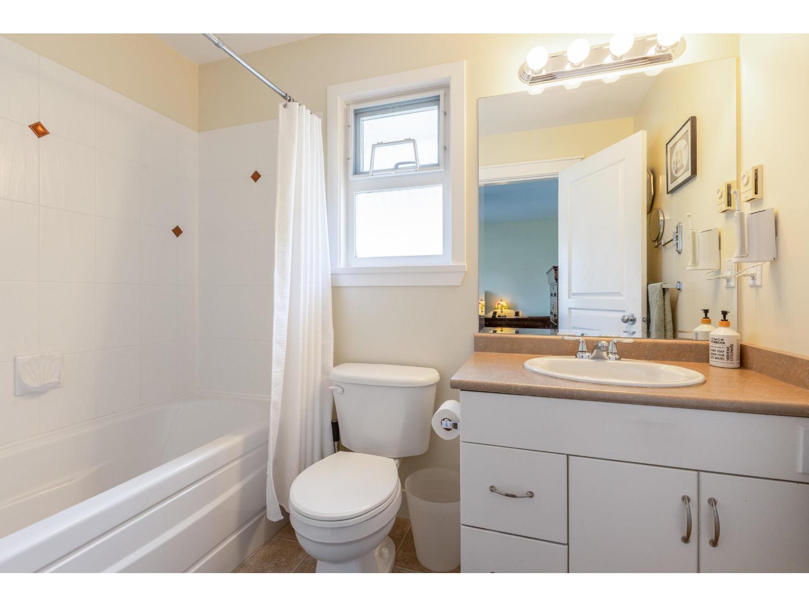 3 Bed, 3 Bath House for Sale in Surrey – 6880 190 STREET, Surrey - Image 23