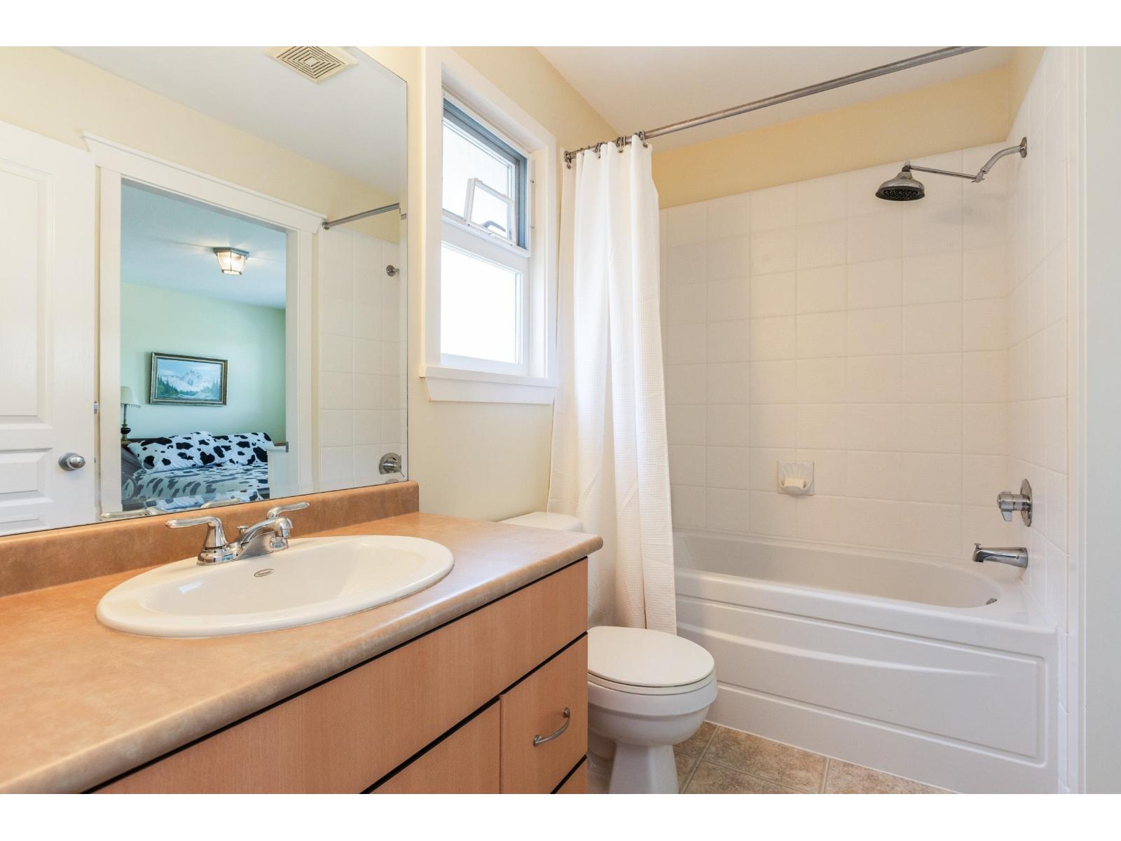 3 Bed, 3 Bath House for Sale in Surrey – 6880 190 STREET, Surrey - Image 10