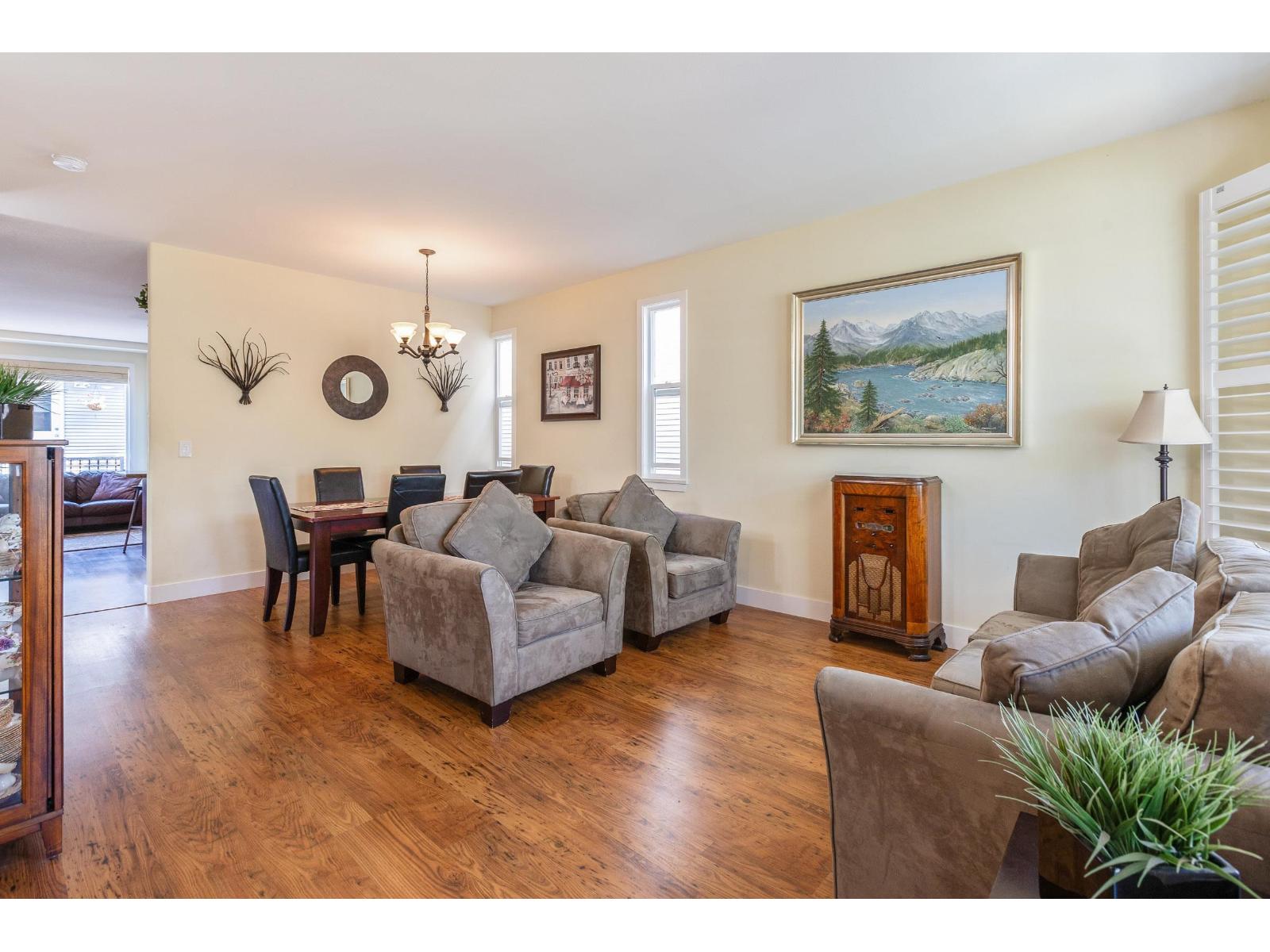 3 Bed, 3 Bath House for Sale in Surrey – 6880 190 STREET, Surrey - Image 9