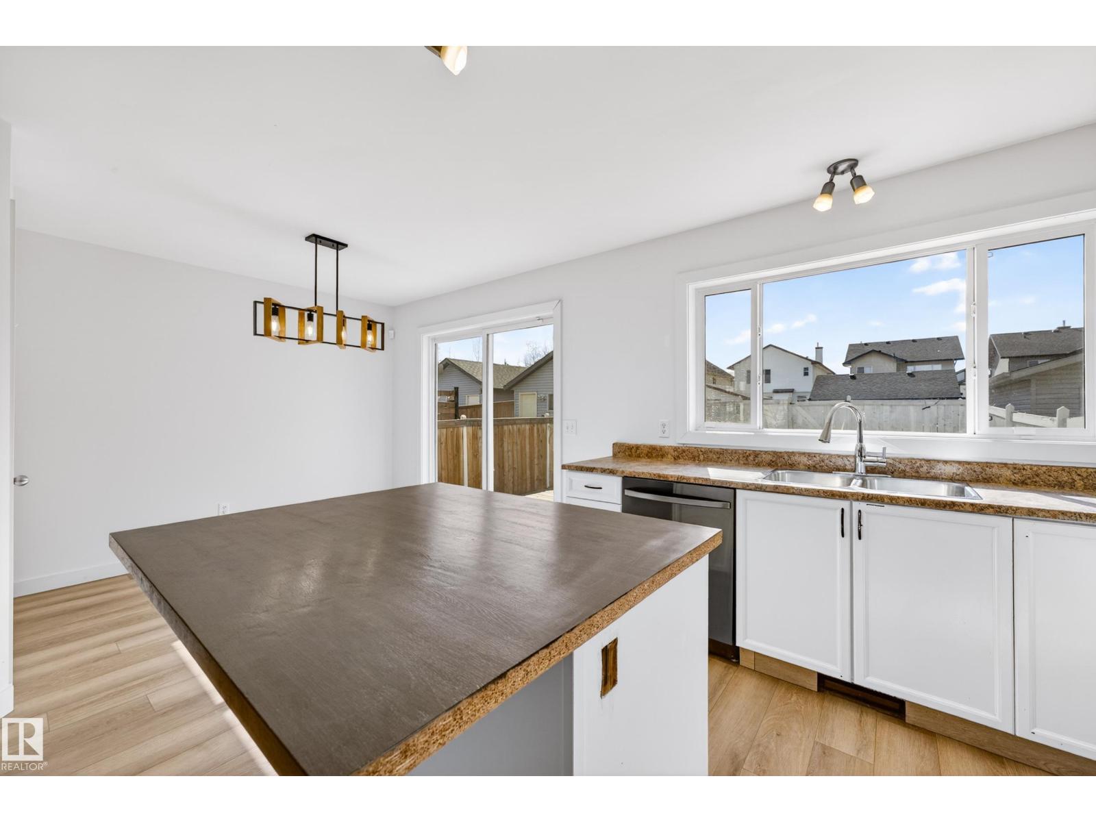 5915 SOUTH TERWILLEGAR BV NW - 16