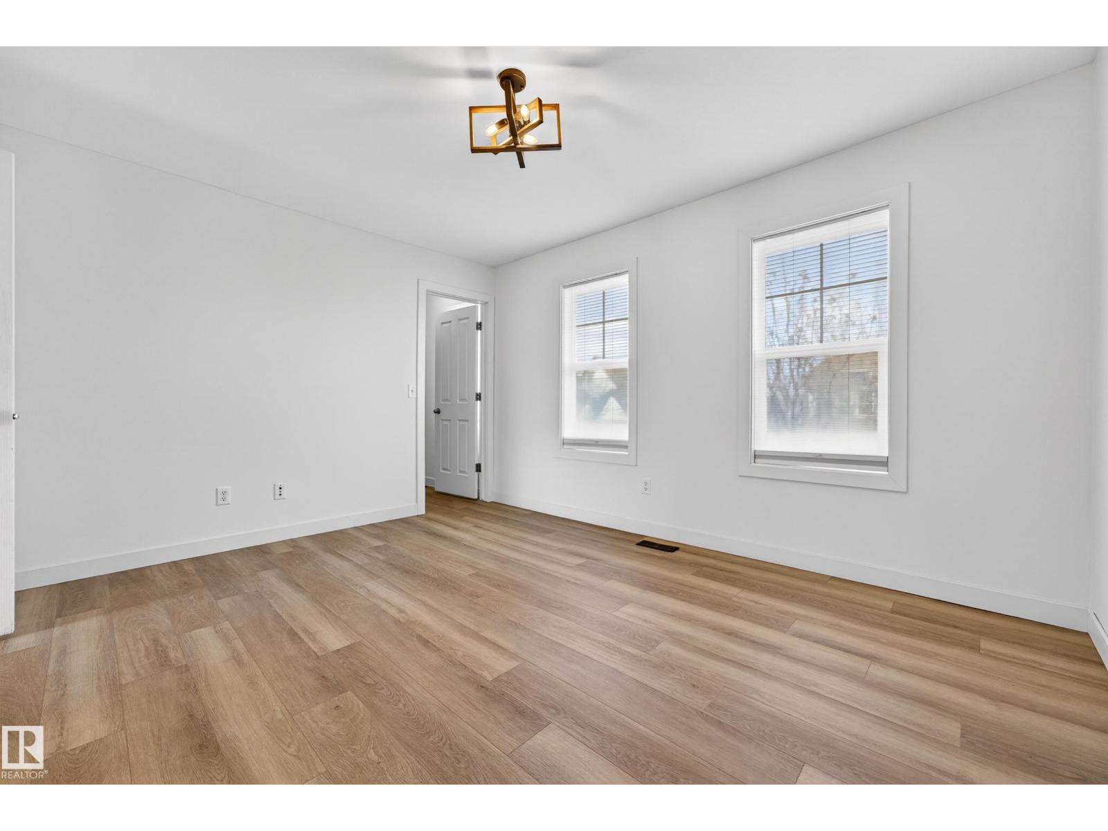 5915 SOUTH TERWILLEGAR BV NW - 27