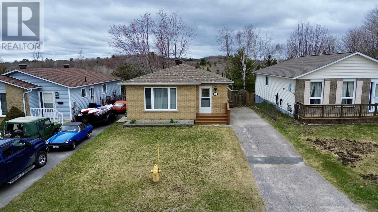 132 Taylor BLVD, Elliot Lake, Ontario, P5A3K8 — Photo 2