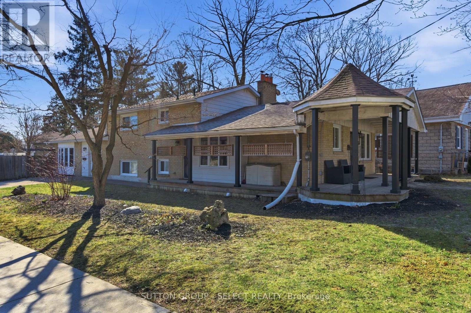 45 UPPER AVENUE - 24