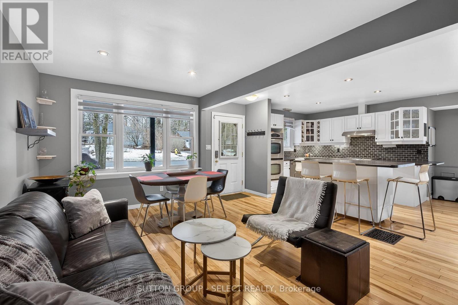 45 UPPER AVENUE - 7