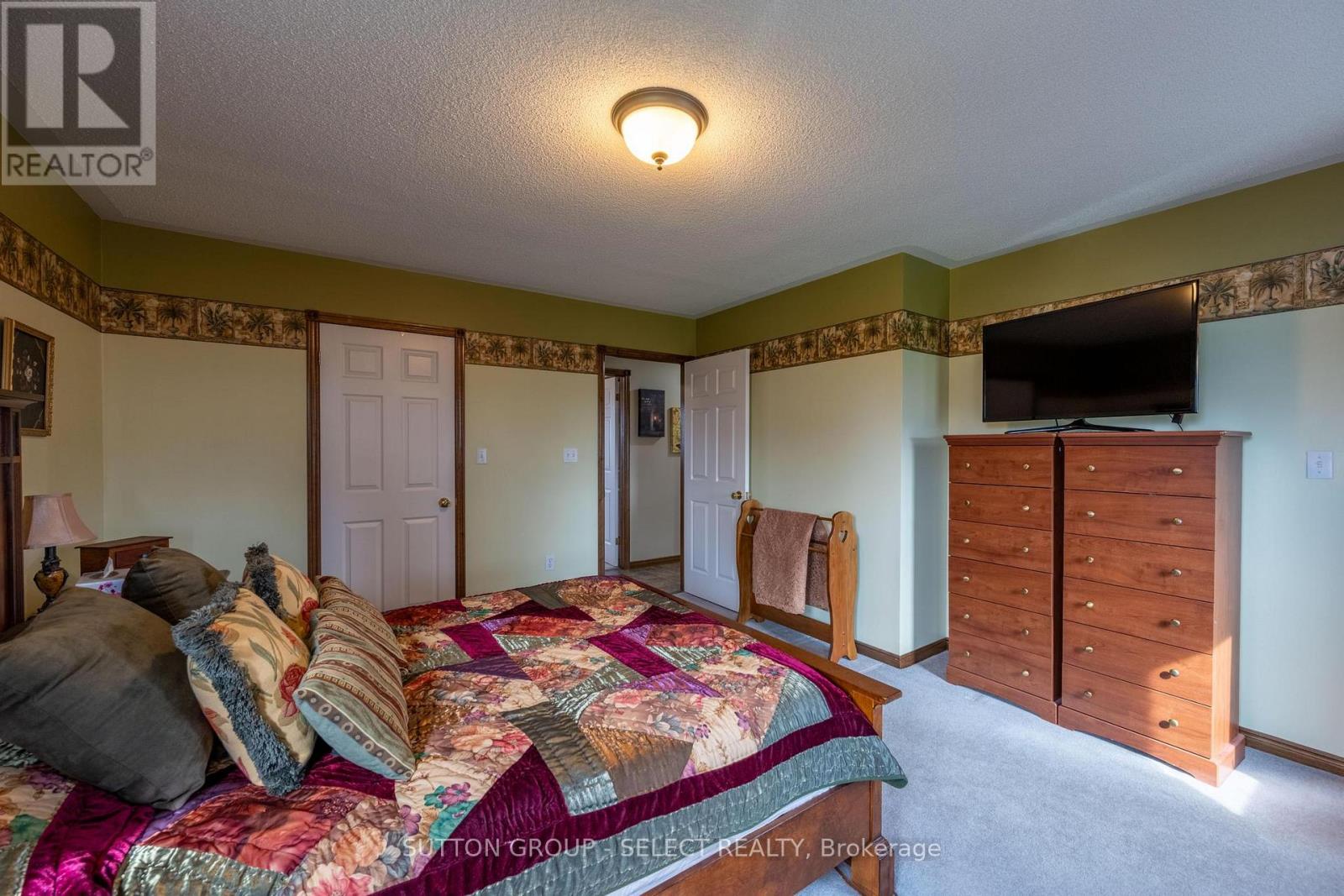 77242 LONDON ROAD - 13