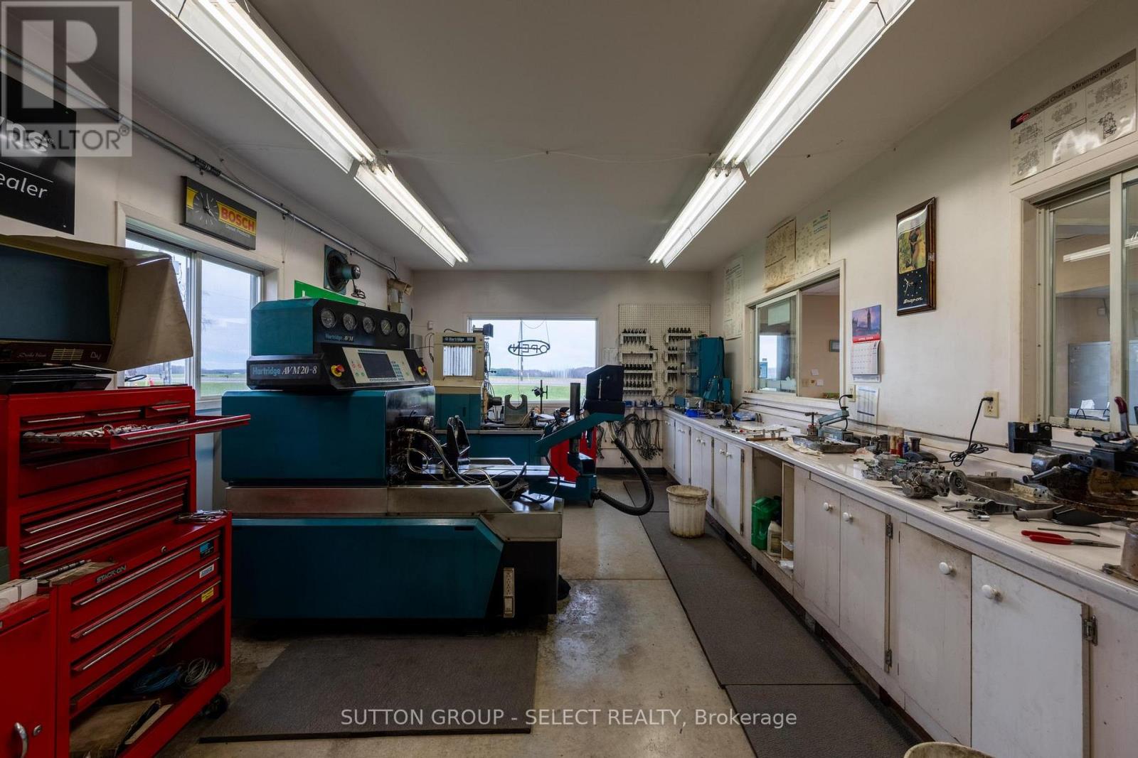 77242 LONDON ROAD - 29