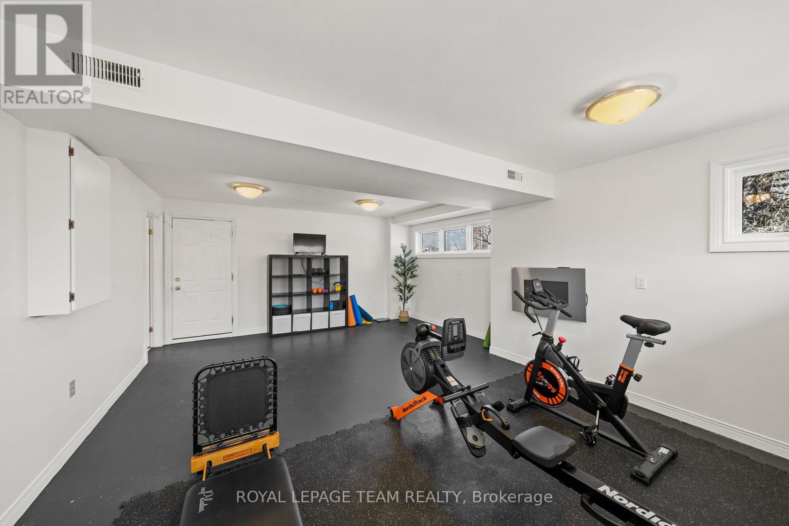 278 JOHN ASELFORD DRIVE - 33